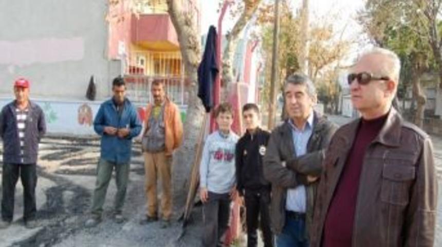 Okul Bah&ccedil;esi Asfaltlandı