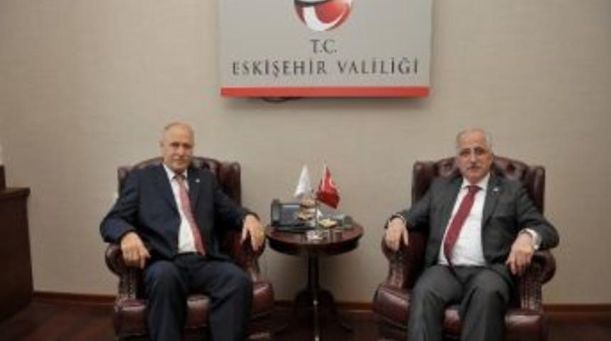 Emekli Vali Kadir &Ccedil;alışıcı&rsquo;dan Vali Tuna&rsquo;ya Ziyaret