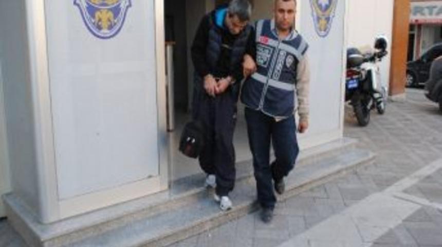 &Ouml;zel Yapım &Ccedil;antayla Bilgisayar &Ccedil;aldı Kameraya Yakalandı