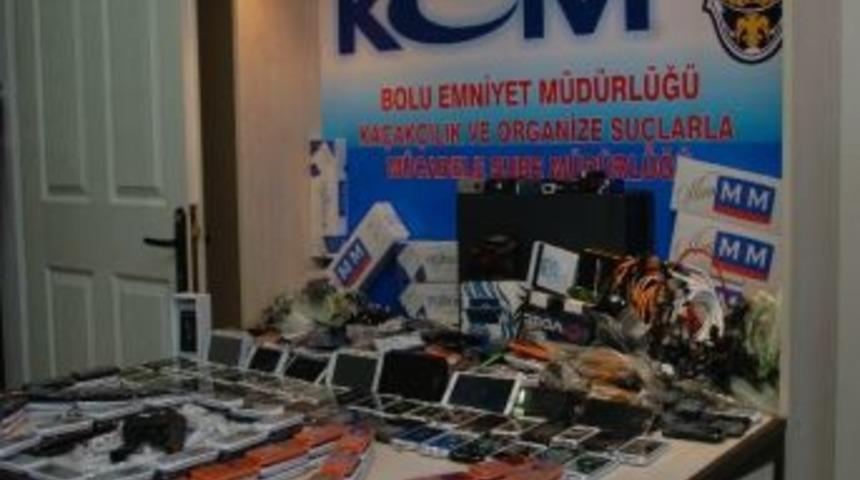 Gümrük Kaçağı 357 Cep Telefonu Ele Geçirildi