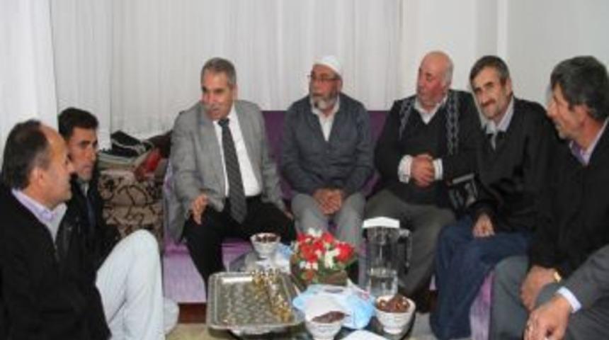 Belediye Başkanı Demirtaş, Hacıları Evlerinde Ziyaret Etti