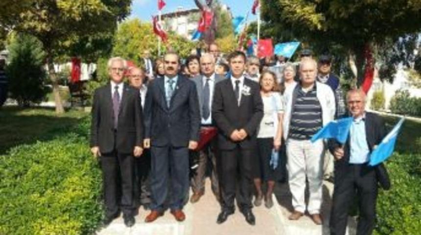 Dsp İzmir İl Teşkilatı Ecevit'i Andı