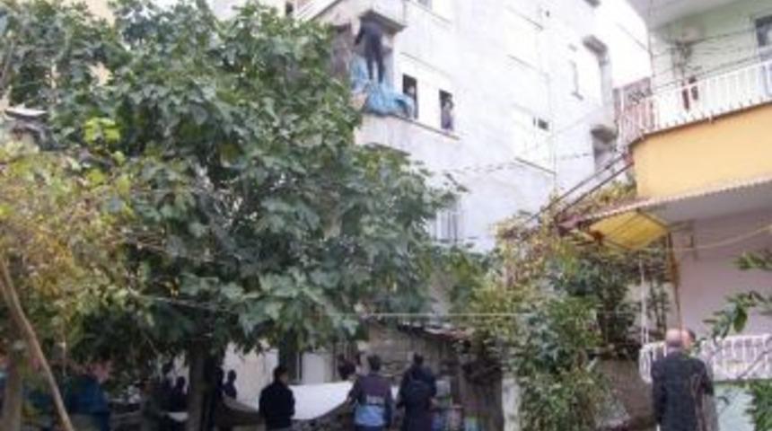 Tartıştığı Ablası Bayılınca İntihara Kalkıştı