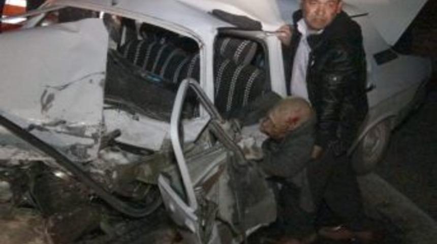 Adıyaman&rsquo;da trafik kazası: 2 &ouml;l&uuml;