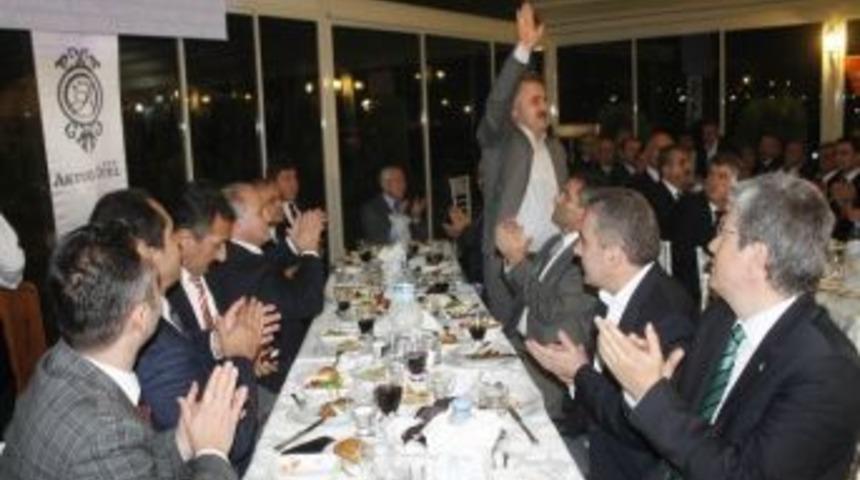 Ak Parti&rsquo;den Birlik Beraberlik Yemeği