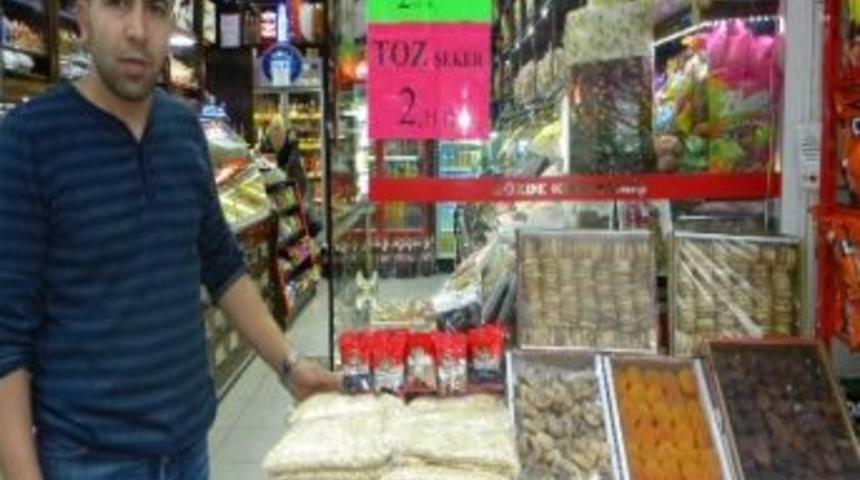 Aşurelik Malzemeler Tezgahlardaki Yerini Aldı