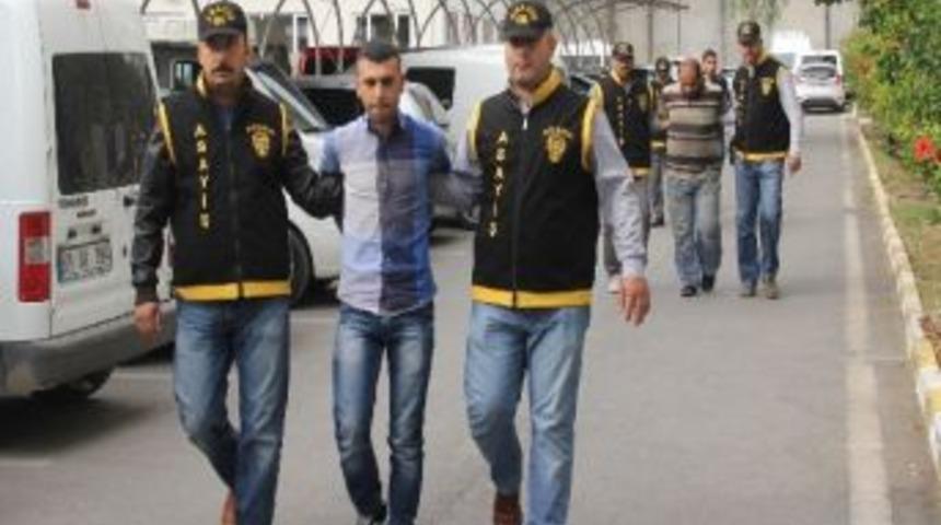 &Ccedil;aldıkları Otomobilin Par&ccedil;alarını Kendi Otomobillerine Taktılar