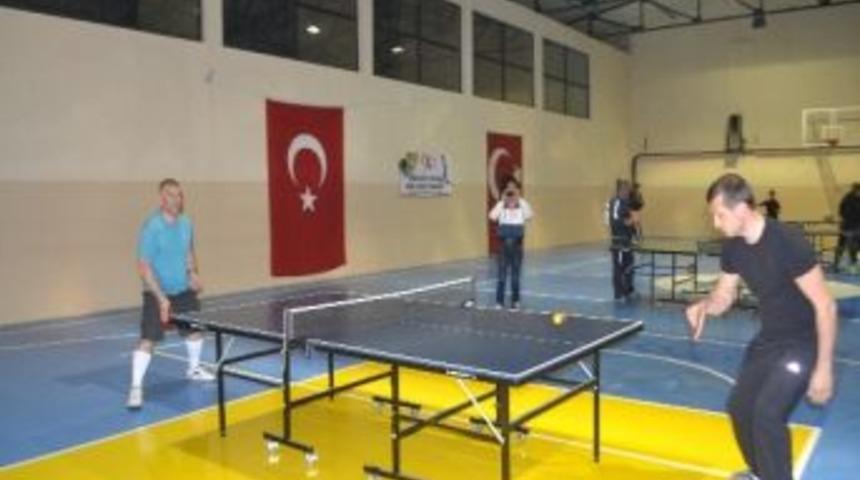 Masa Tenisi Turnuvası Başladı