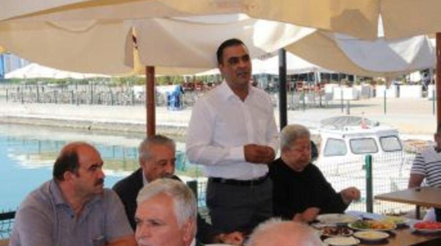 Mersin'in Karaoğlan'ı Ecevit'i andı