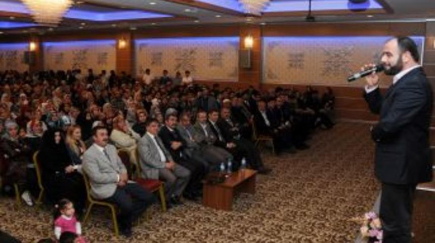 'Namazla Diriliş' Konferansına Yoğun Ilgi