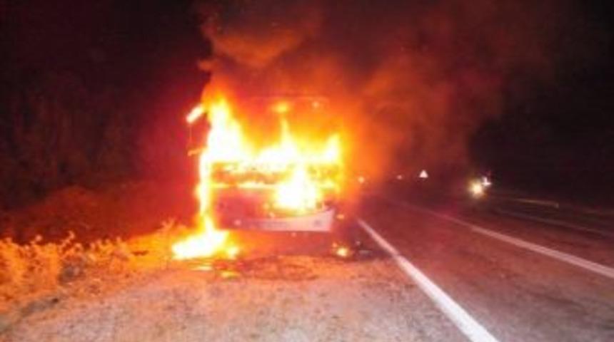 Alev Topuna D&ouml;nen Midib&uuml;s&uuml;n Sahibi Aranıyor