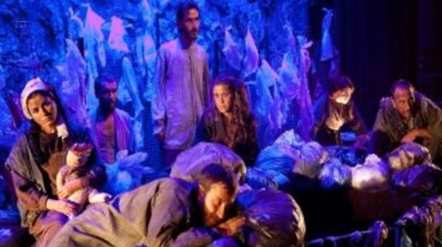 Adana Devlet Tiyatrosu Mersin'de '&ccedil;&ouml;pl&uuml;k' Oyununu Sahneleyecek