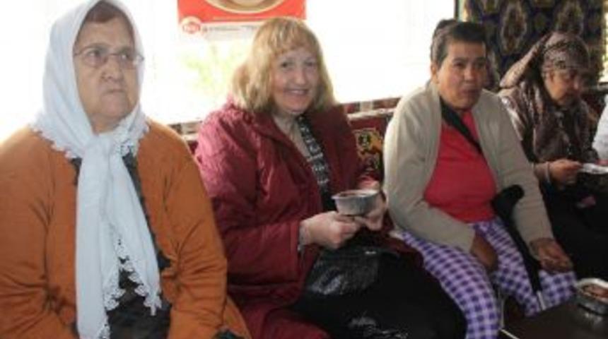 Dar&uuml;laceze Sakinleri, Aşure Anılarını Anlattı