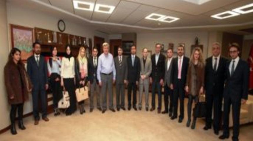 Başkan Karaosmanoğlu'na Toplumsal Dayanışma Derneği'nden Ziyaret