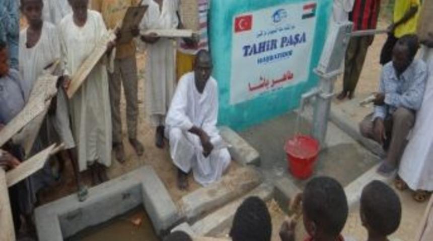 Vanlı G&ouml;n&uuml;ll&uuml;lerden Sudan&rsquo;a Su Kuyusu
