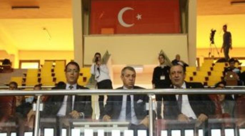 Kocaeli B&uuml;y&uuml;kşehirli Boks&ouml;rler &Ouml;n Elemeyi Ge&ccedil;ti