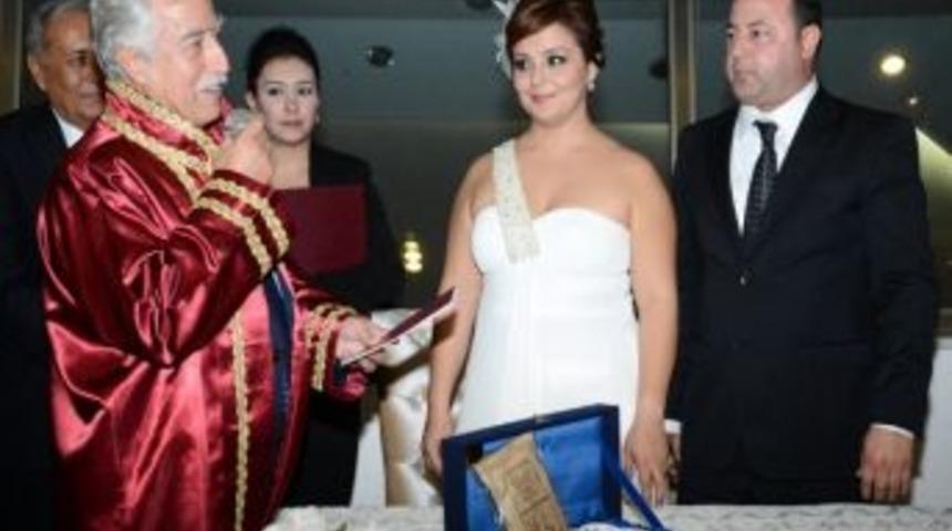 Zihni Aldırmaz Nikah Kıydı