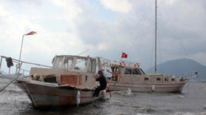 Marmaris'te Nefes Kesen Tekne Kurtarma Operasyonu