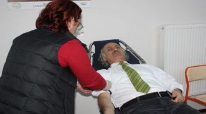 İl Gıda Tarım Ve Hayvancılık M&uuml;d&uuml;rl&uuml;ğ&uuml; Personelinden Kızılay&rsquo;a Kan Bağışı