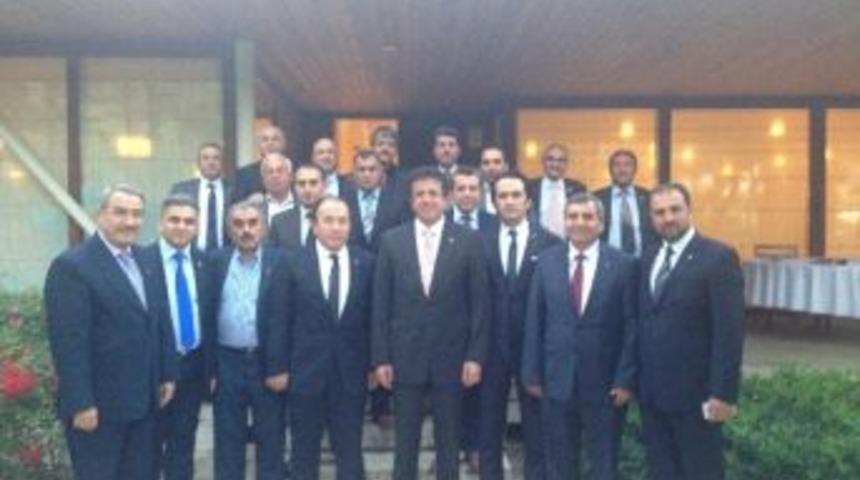 Ak Parti&rsquo;de İl&ccedil;e Başkanları Bir Araya Geldi