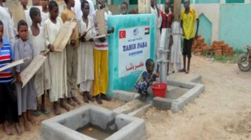 Kimse Yok Mu Van Şubesi G&ouml;n&uuml;ll&uuml;leri Afrika'da 8'nci Su Kuyusunu A&ccedil;tı