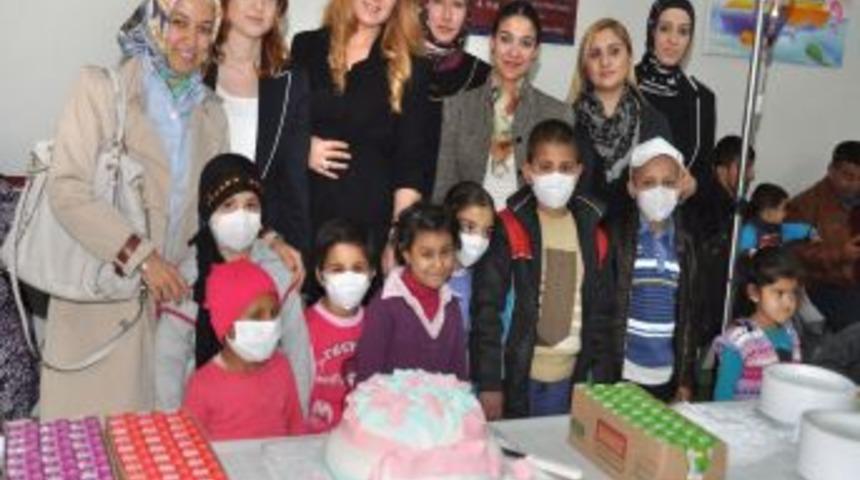 L&ouml;semili &Ccedil;ocukları S&uuml;rprizlerle Sevindirdiler