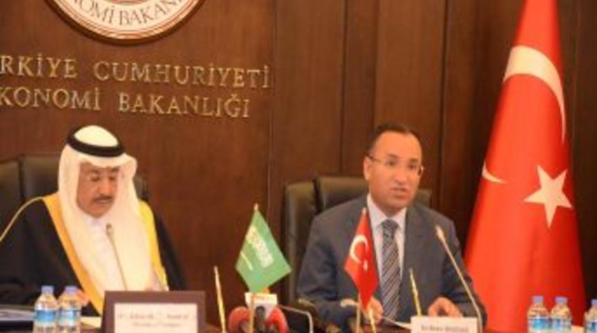 Bozdağ: T&uuml;rk Toplumu Evladının Kız-erkek Karışık Evlerde Kalmasını Istemez