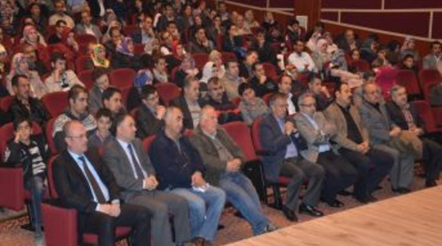 İlahiyat&ccedil;ı Yazar Kuzu: Sağlıklı Aile I&ccedil;i Iletişim Empati Ile Sağlanır