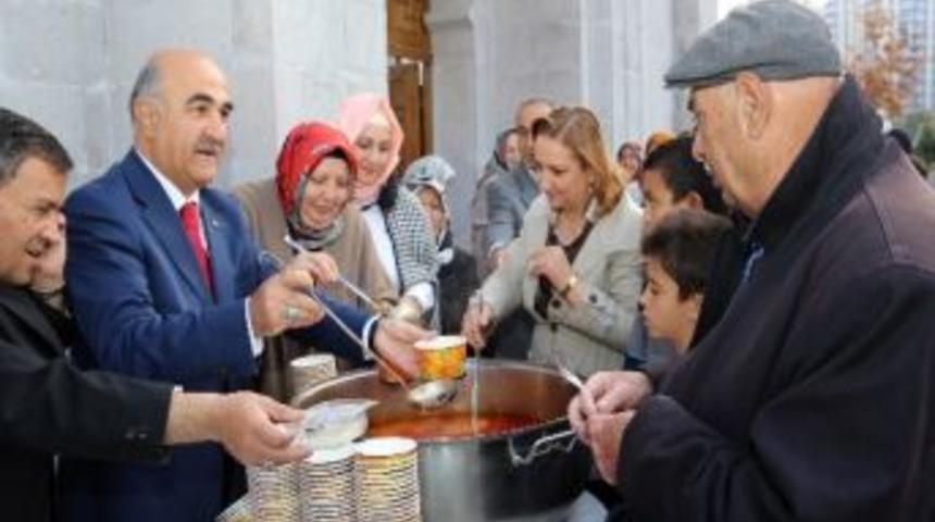 Talas'lı Kadınların Sel&ccedil;uklu'da Geleneksel Hizmeti