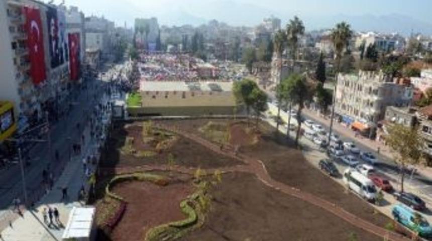 İsmet İn&ouml;n&uuml; Kent Meydanı&rsquo;ndaki Kafeteryalar Ve Otopark İhaleye &Ccedil;ıkıyor