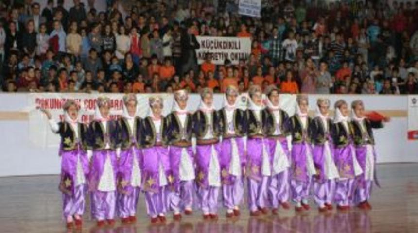 Adana'da Eller Sevgiye Uzanmaya Devam Ediyor