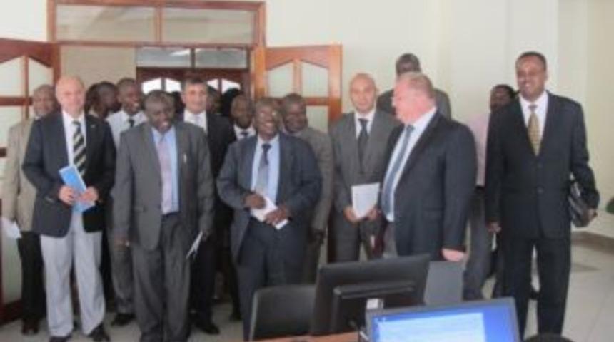 Kenya&rsquo;da Bilgi İletişim Ve Teknoloji K&uuml;t&uuml;phanesi&rsquo;ne Teknik Ekipman Ve Malzeme Desteği