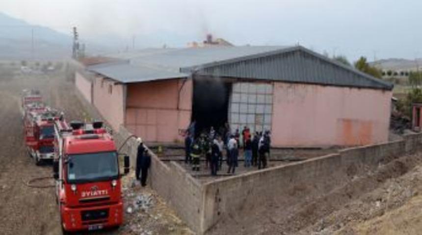 İplik Dokuma Fabrikasında Yangın &Ccedil;ıktı