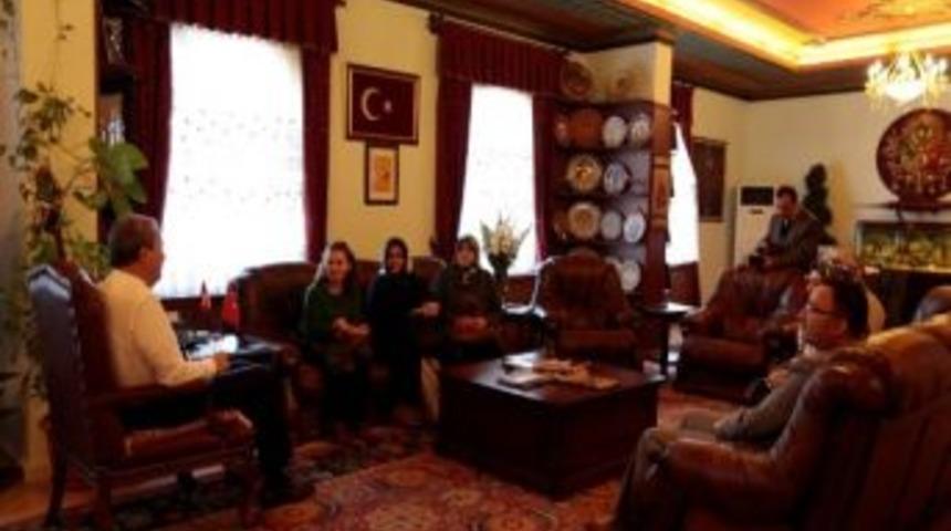 L&uuml;tfi Pamuk&ccedil;u Okul Aile Birliği Y&ouml;neticilerinden Belediye Başkanı &Uuml;nver&rsquo;e Ziyaret