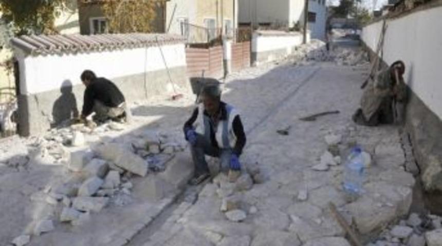 Karaman'da Sokak Sağlıklaştırma &Ccedil;alışmaları Devam Ediyor