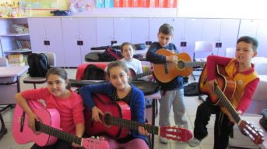 Kızılırmak İlk&ouml;ğretim Okulu, Kul&uuml;p &Ccedil;alışmalarıyla G&ouml;z Dolduruyor