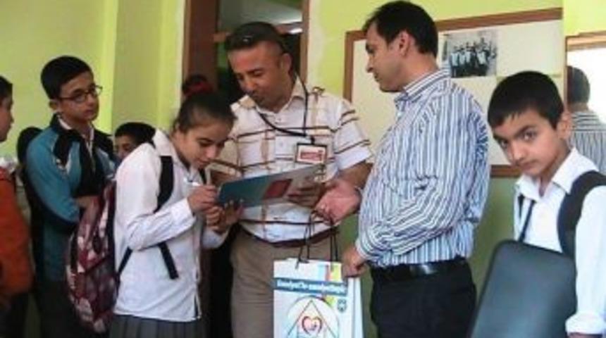 Polisten Ortaokul &Ouml;ğrencilerine Destek