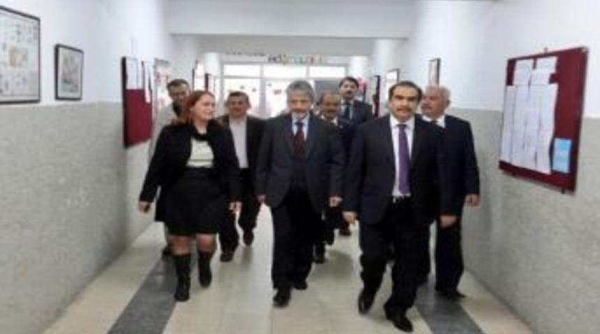 Başkan Tuna, Miniklerle &Ccedil;ocuk Oyun Evinde Bir Araya Geldi