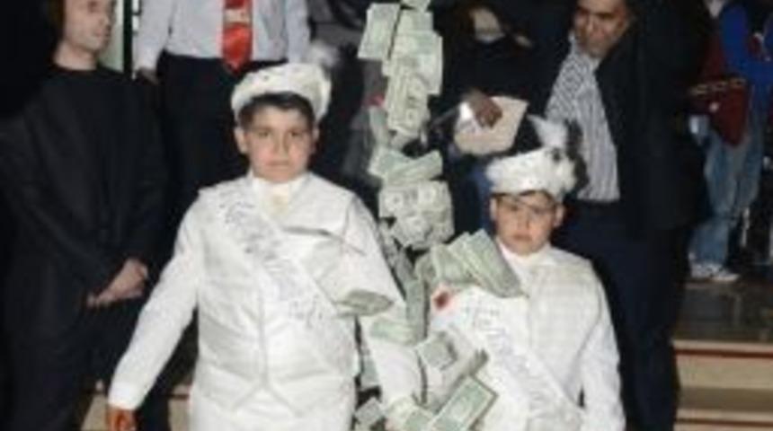 S&uuml;nnet D&uuml;ğ&uuml;n&uuml;n Dolarlar Havada U&ccedil;uştu