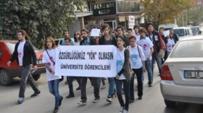 &Uuml;niversite &Ouml;ğrencileri Y&ouml;k&rsquo;&uuml; Protesto Etti