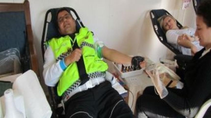 İlkokul &Ouml;ğrencilerinden Kan Bağışı Kampanyası