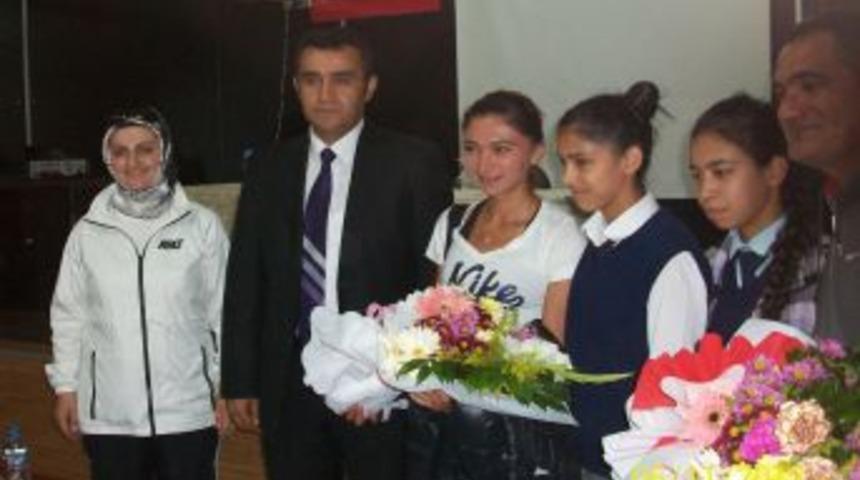 Gamze Bulut: &Ouml;n&uuml;n&uuml;ze &Ccedil;ıkan Zorluklardan Yılmayın