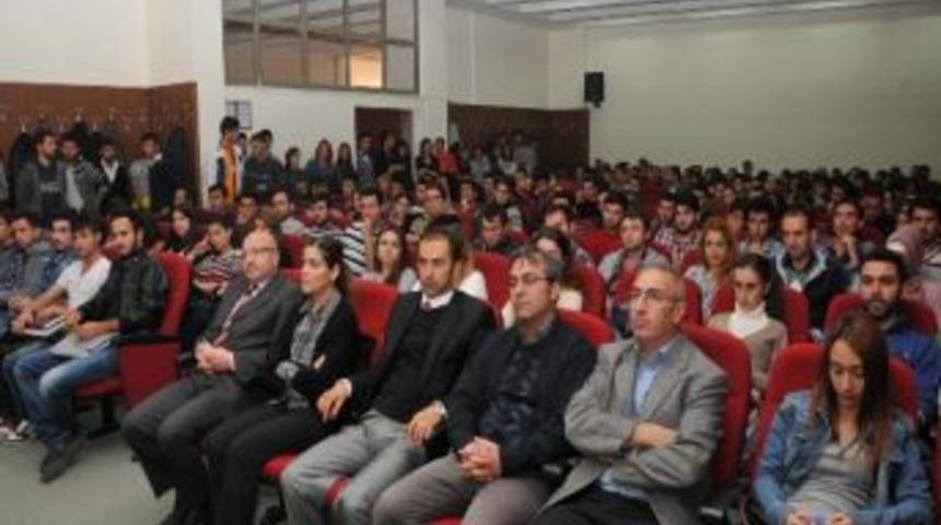 Ak&uuml; Turizm Fak&uuml;ltesinde &lsquo;zincir Oteller Ve Markalaşma&rsquo; Konulu Konferans