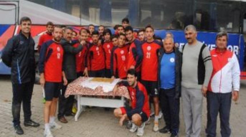 &Ouml;demişspor'un Galibiyeti Taraftarlarını Sevince Boğdu