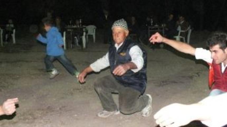 Asker Eğlencesinde K&ouml;y Ağası Se&ccedil;ildi