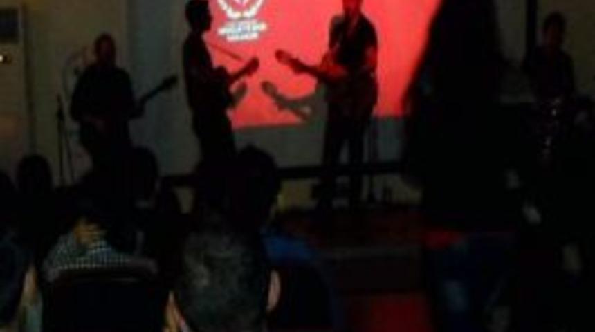 Gen&ccedil;lik Merkezi Tanışma Gecesi D&uuml;zenledi