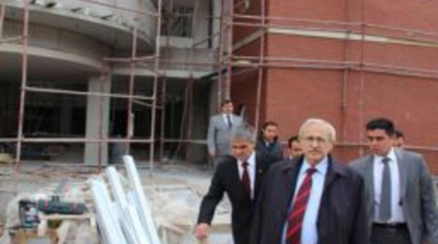 Vali Kemelek, Yapımı Devam Eden Uygulama Otelini Gezdi