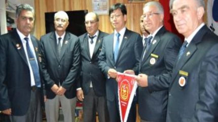 G&uuml;ney Kore B&uuml;y&uuml;kel&ccedil;isi Balıkesirli Gazileri Ziyaret Etti