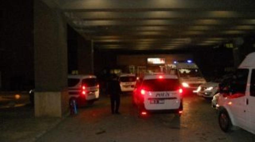 Fırat &Uuml;niversitesi&rsquo;nde Silahlı Kavga: 6 Yaralı