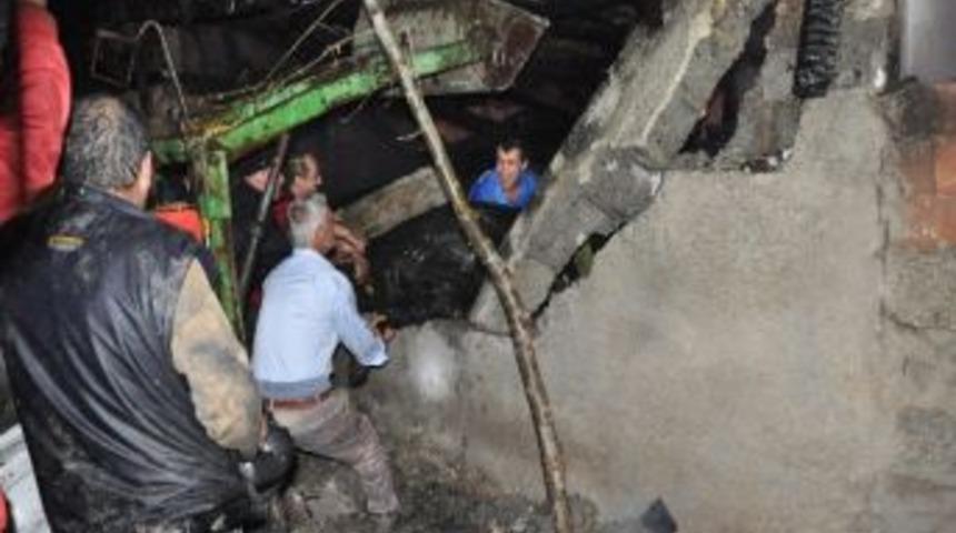 Bolu&rsquo;da İki Ev Ve İki Ahır Yandı